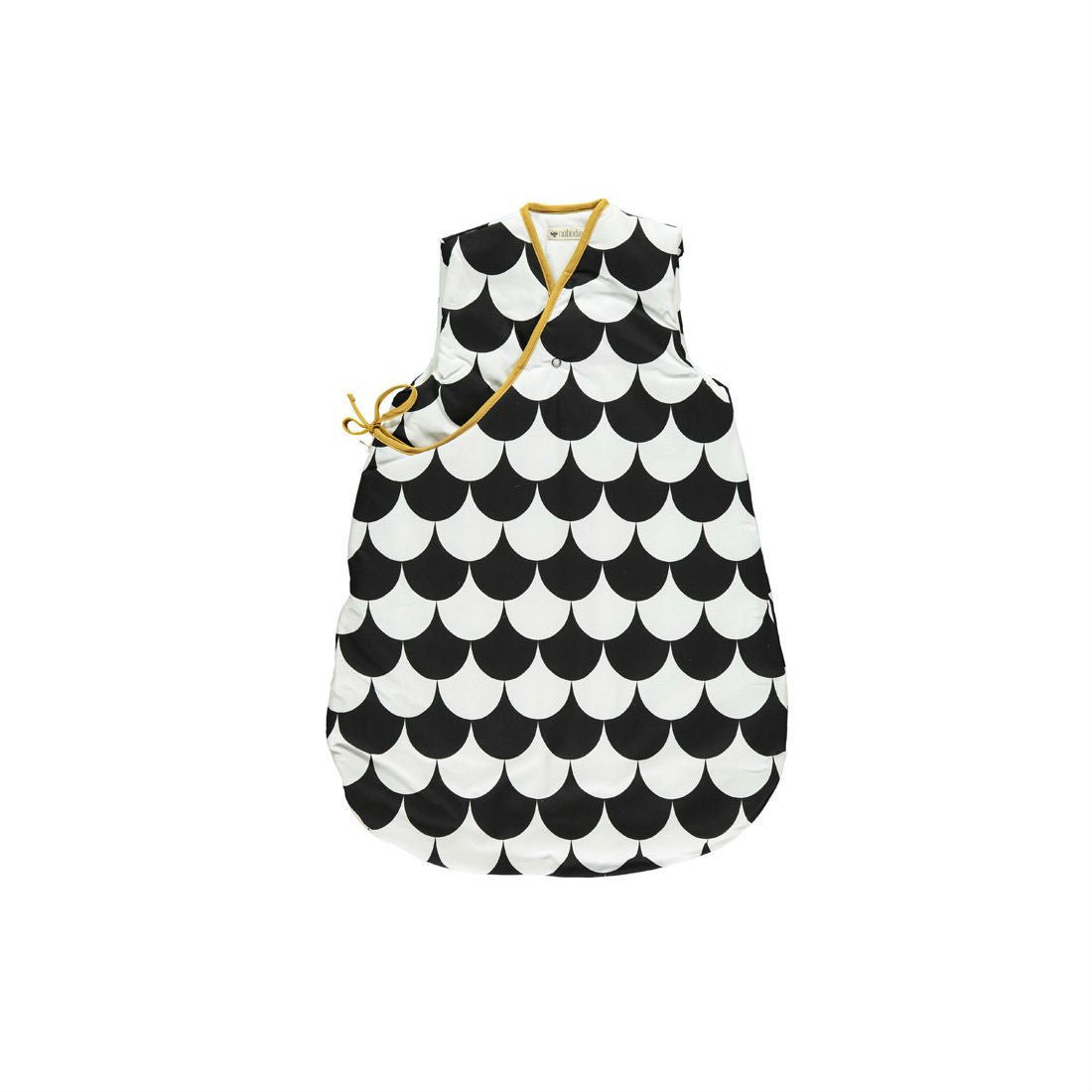 nobodinoz-sleeping-bag-black-scales-01