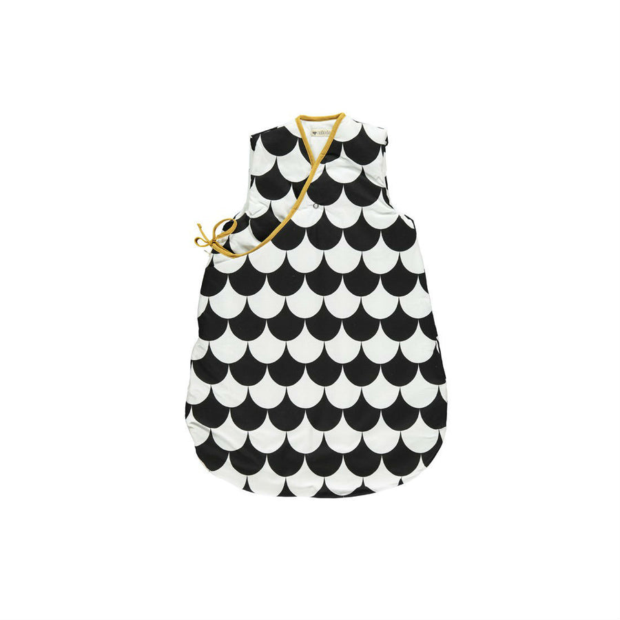 nobodinoz-sleeping-bag-black-scales-01