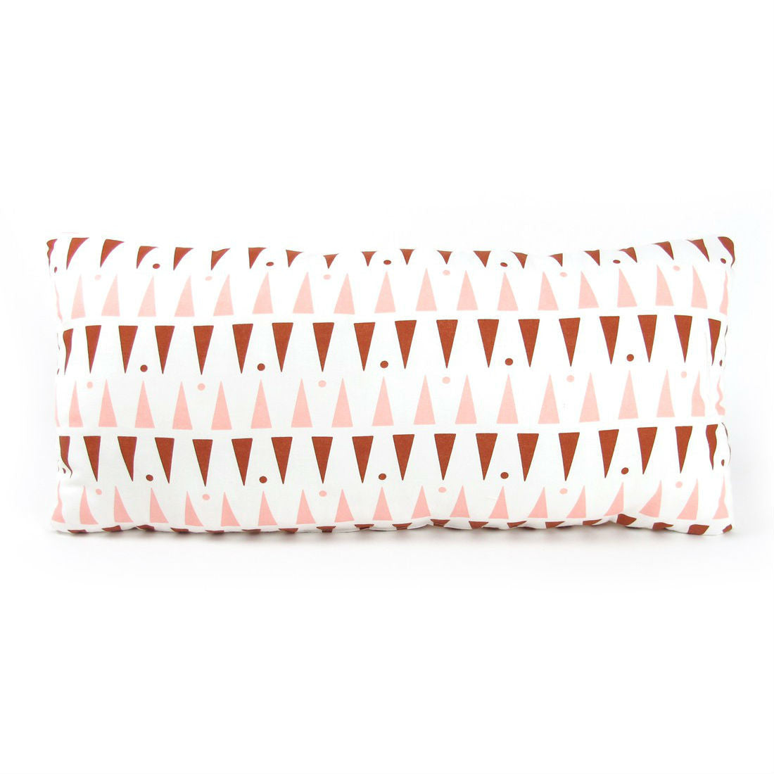 nobodinoz-cushion-averell-pink-terracotta-triangles-01