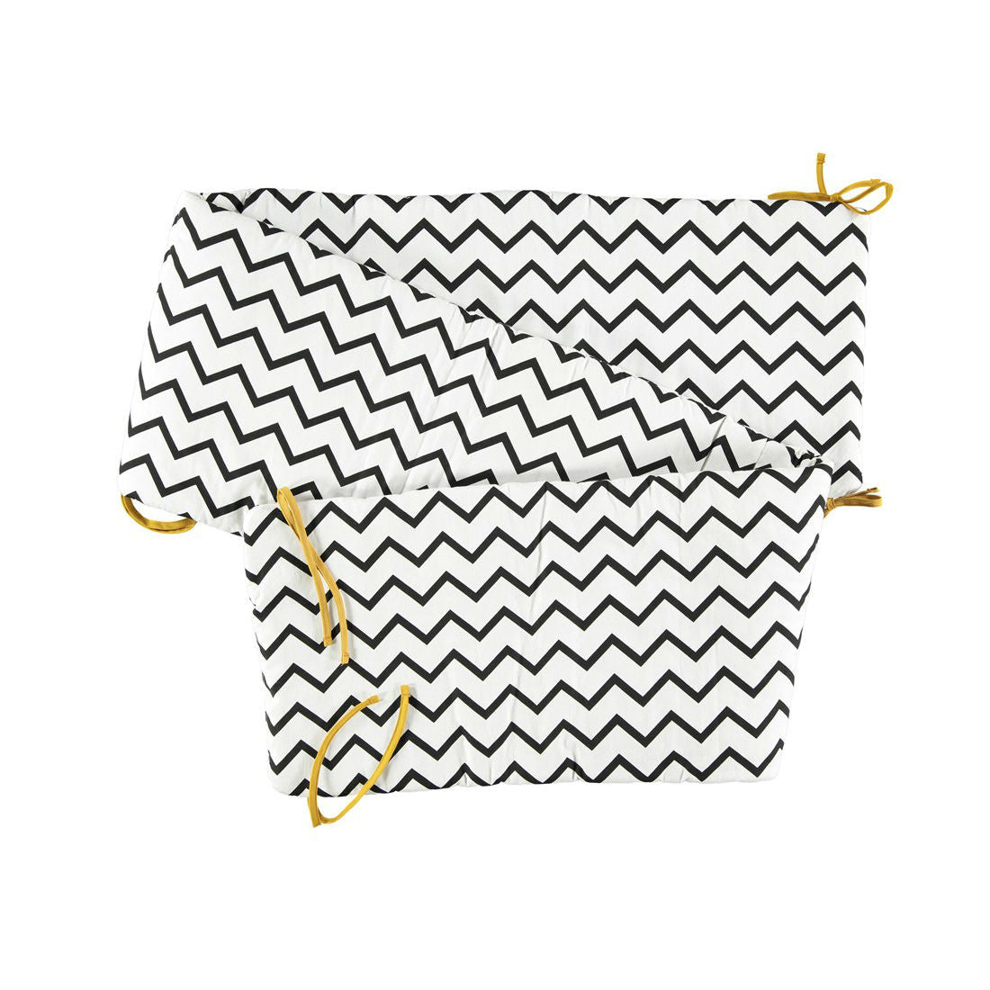 nobodinoz-cot-bumper-zigzag-black-03