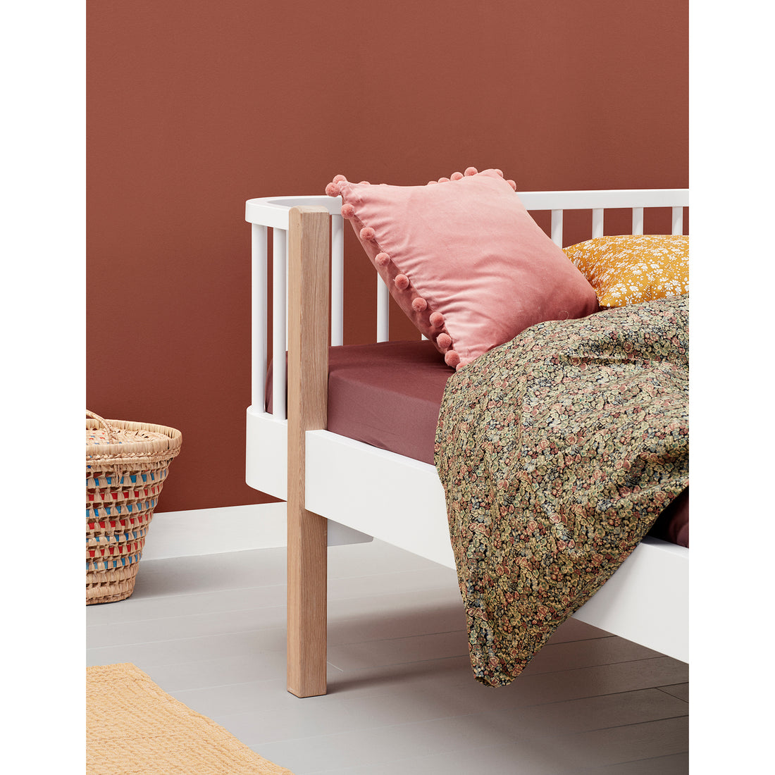 Oliver Furniture Wood Junior Day Bed White/Oak (Pre-Order; Est. Delivery in 6-10 Weeks)