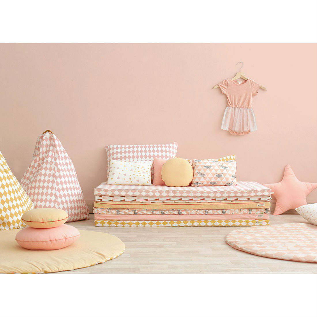 nobodinoz-beanbag-marrakech-pink-honey-sparks-02