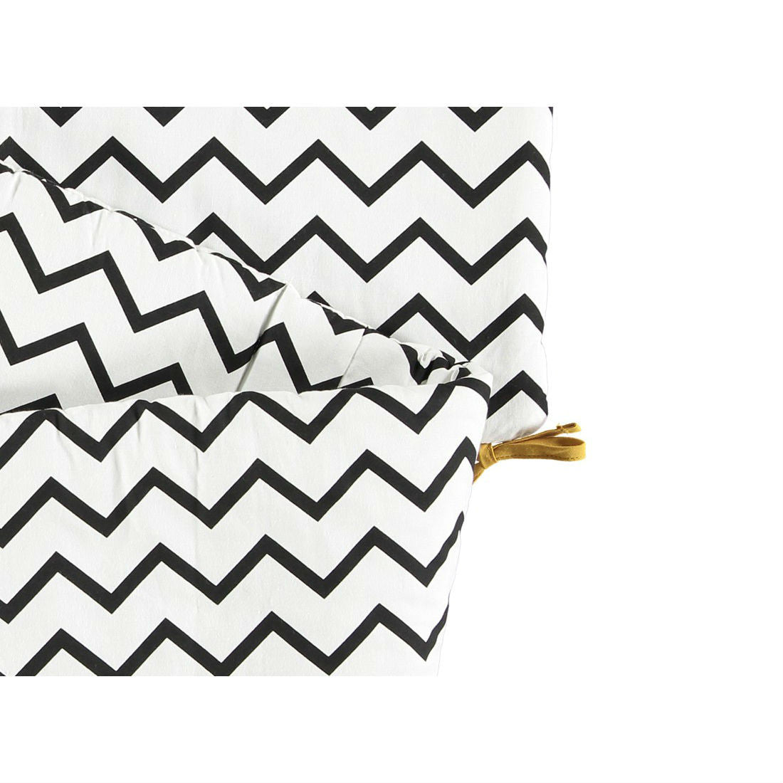 nobodinoz-cot-bumper-zigzag-black-01