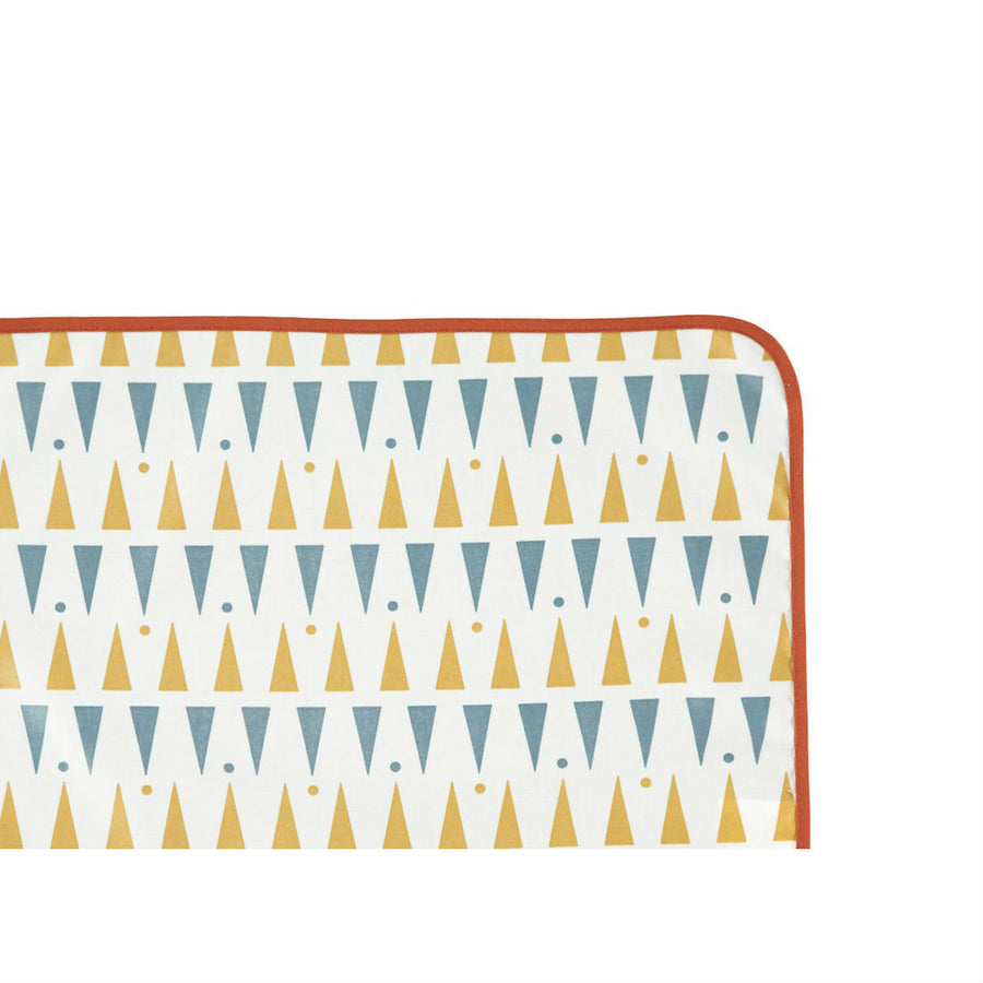 nobodinoz-placemat-blue-honey-triangles-02