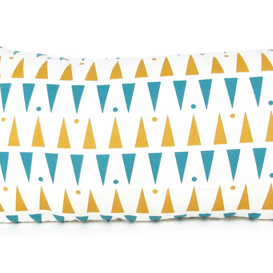 nobodinoz-cushion-averell-blue-honey-triangles-02