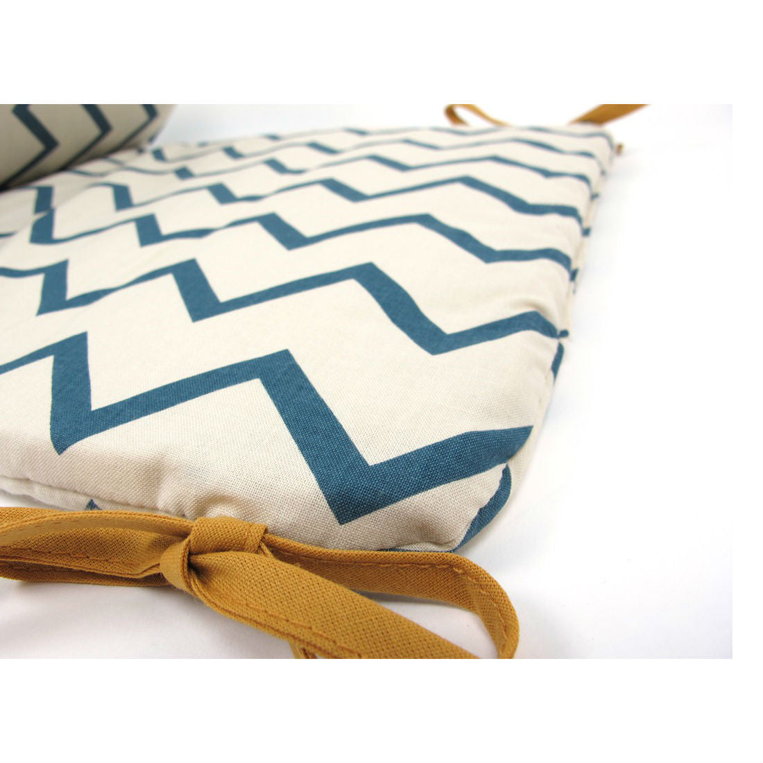 nobodinoz-cot-bumper-zigzag-blue-02