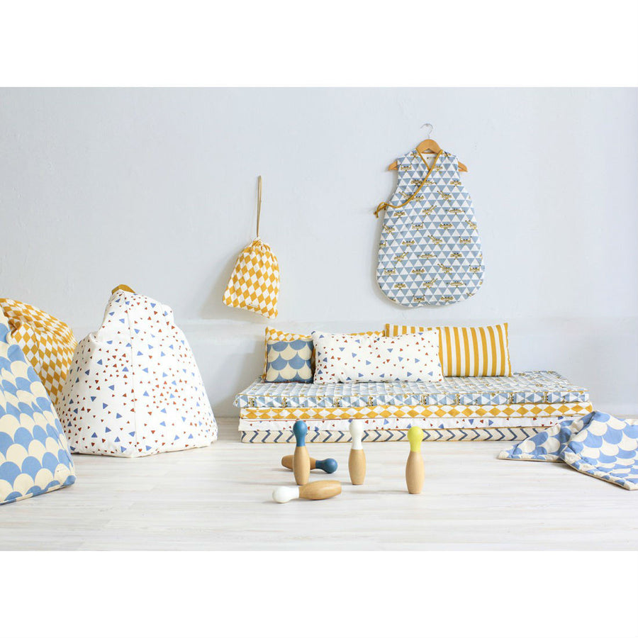 nobodinoz-cushion-neptune-blue-terracotta-sparks-02
