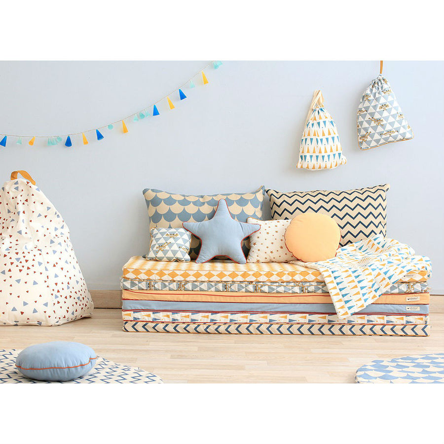 nobodinoz-cushion-neptune-blue-terracotta-sparks-03