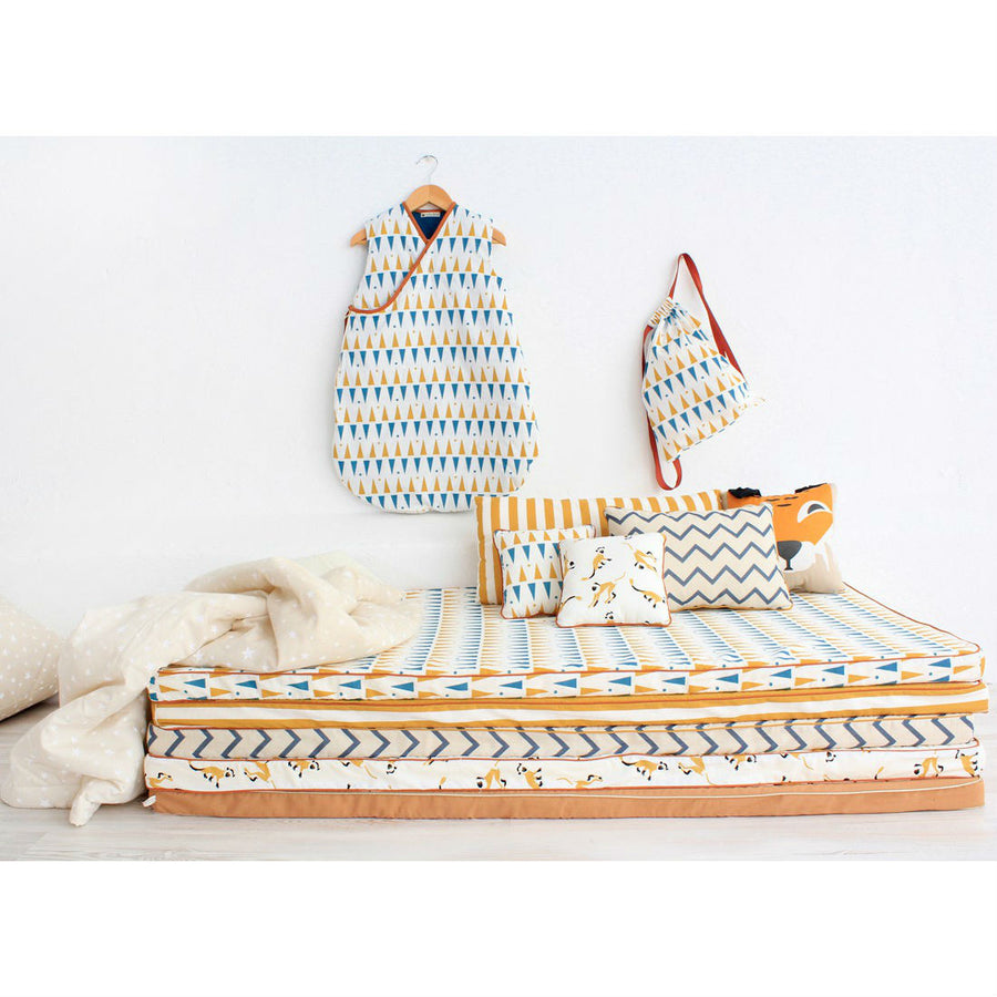 nobodinoz-blanket-mini-sand-white-stars-04