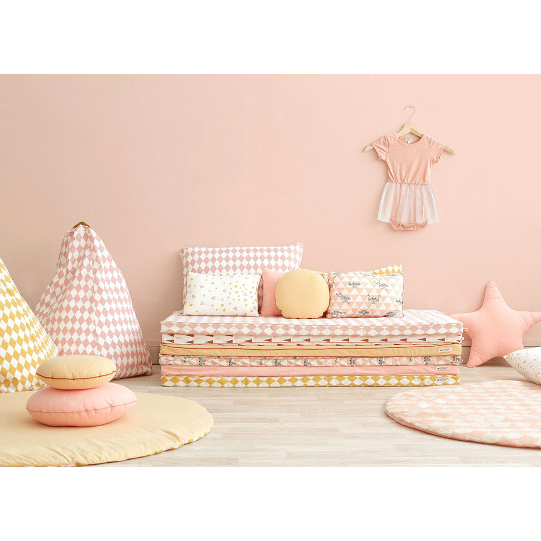 nobodinoz-mattress-pink-honey-sparks-04