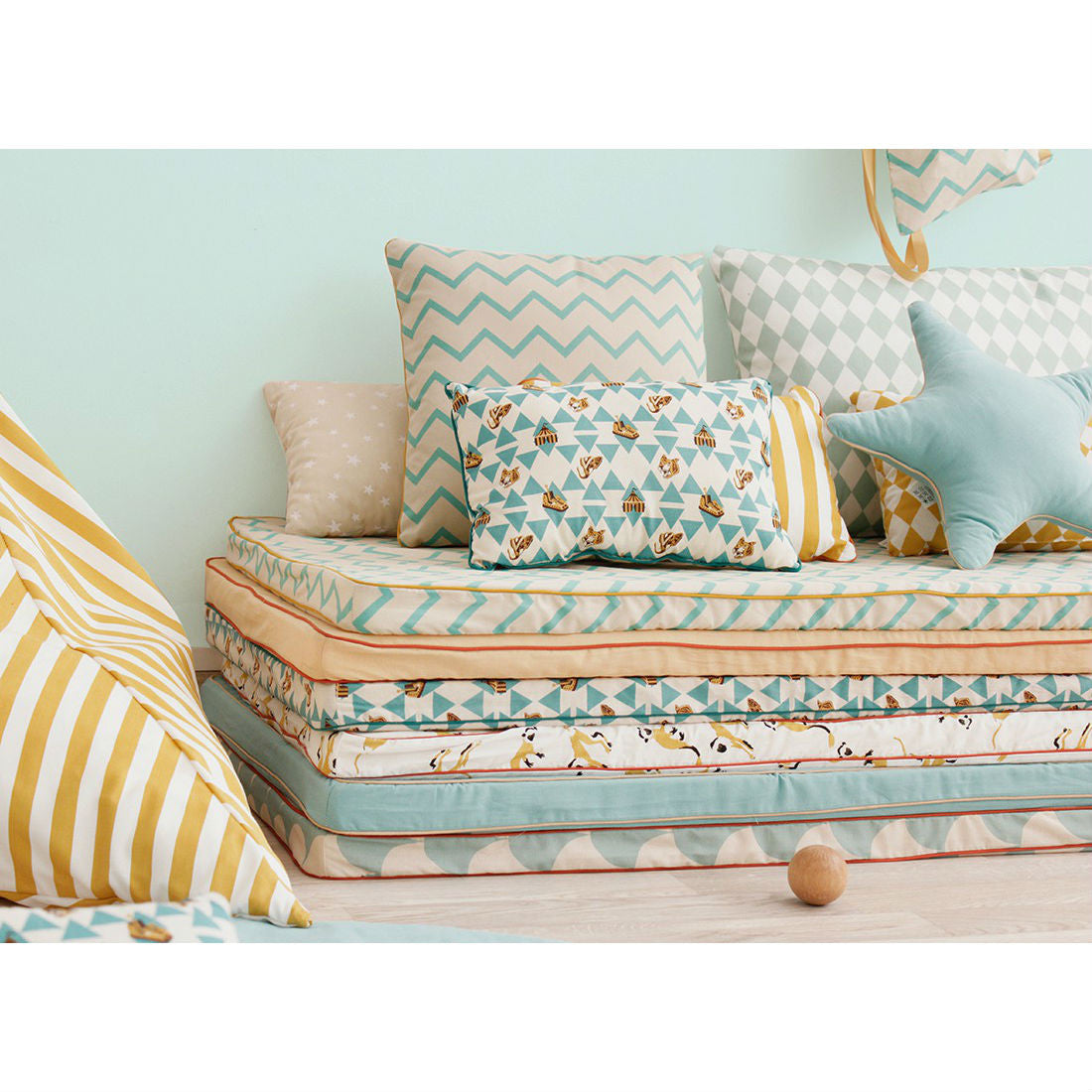 nobodinoz-cushion-averell-circus-04