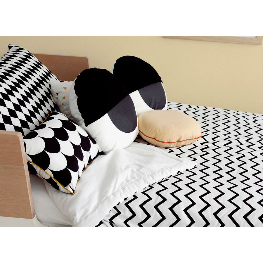 nobodinoz-blanket-zigzag-black-04