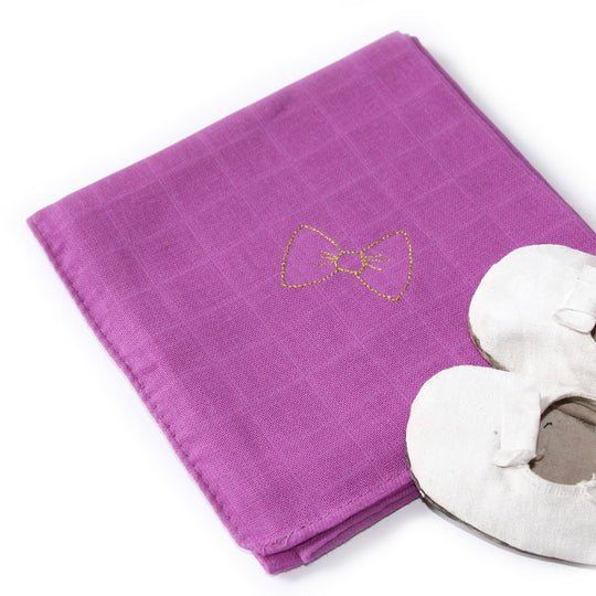 barnabe-aime-le-cafe-cyclamen-muslin-baby-girl-wraps-swaddle-barn-lan-purple-01
