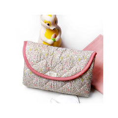 fold-and-go-katie-changing-pad-baby-girl-mat-barn-matelas-katie-01
