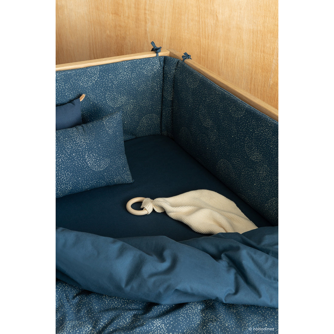 nobodinoz Nest Cot Bumper Gold Bubble / Night Blue
