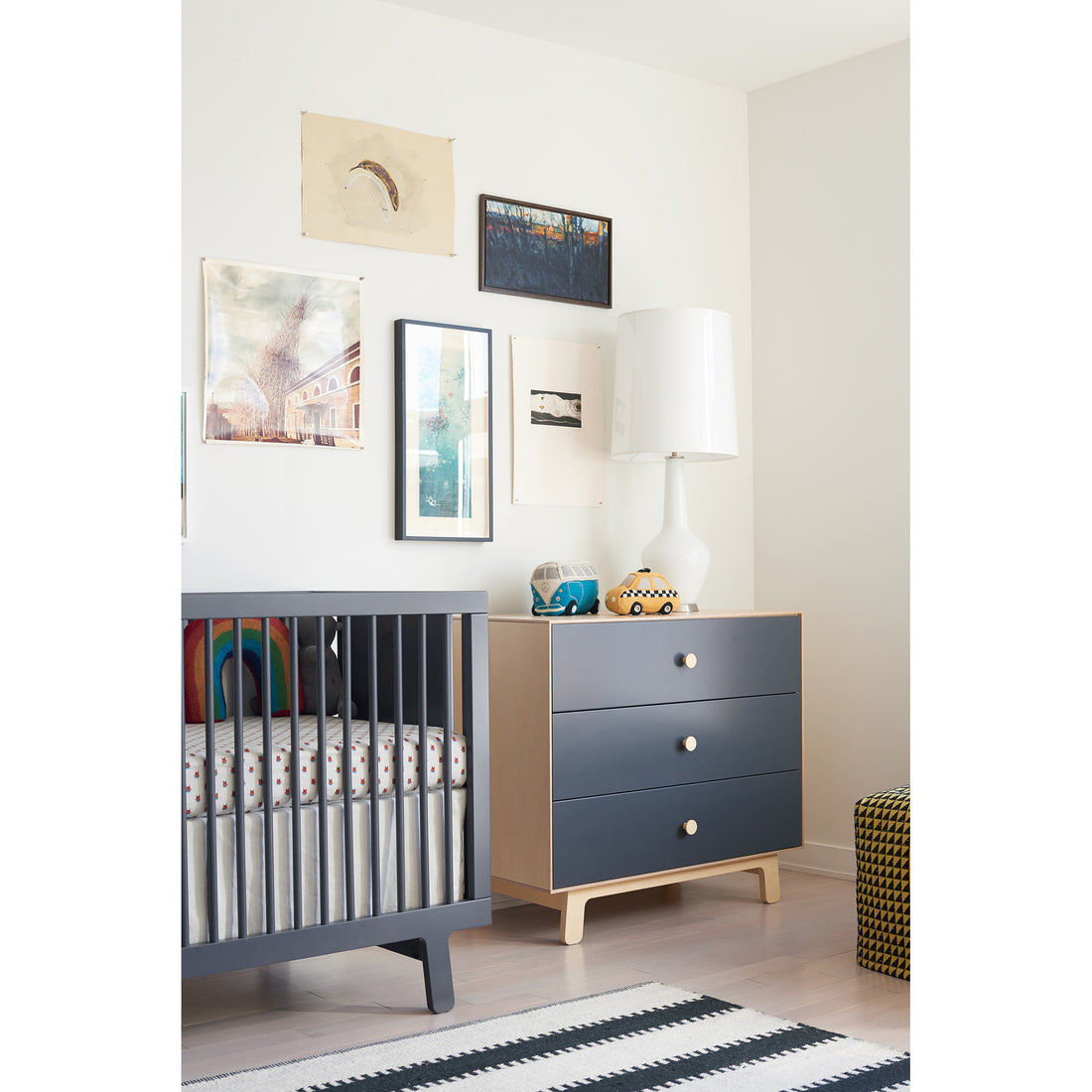 Oeuf Sparrow Crib Walnut (Pre-Order; Est. Delivery in 6-10 Weeks)