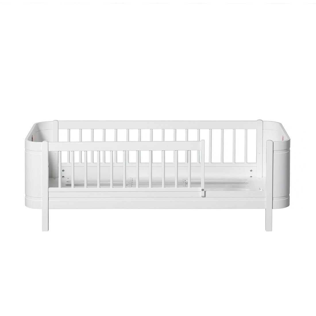 Oliver Furniture Wood Mini+ Cot Bed (With Junior Conversion Kit) - White