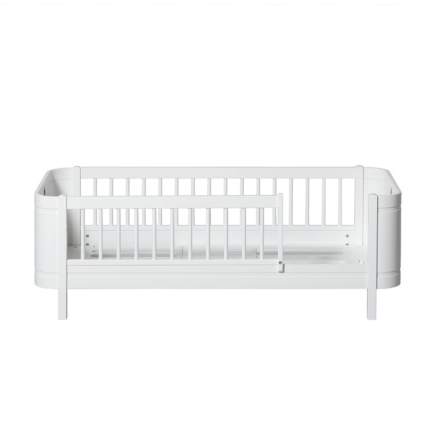 Oliver Furniture Wood Mini+ 嬰兒床 白色