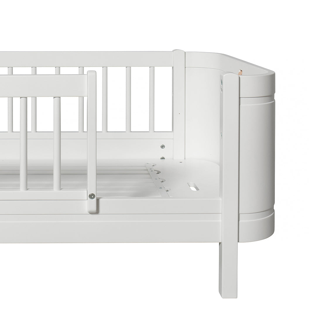 Oliver Furniture Wood Mini+ Cot Bed (With Junior Conversion Kit) - White