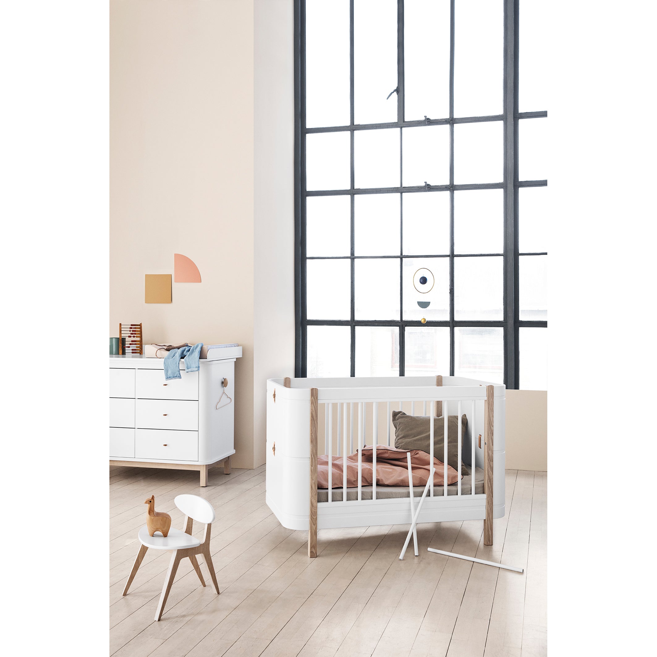 Oliver Furniture Wood Mini+ Cot Bed (With Junior Conversion Kit) - White/Oak