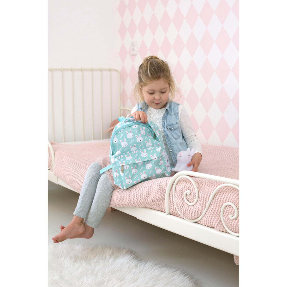 a-little-lovely-company-little-backpack-rabbits- (5)