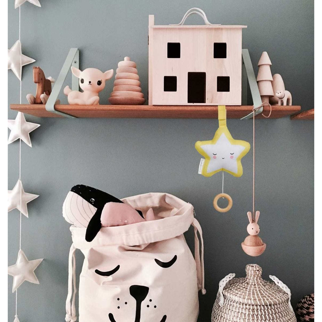 a-little-lovely-company-music-mobile-star- (4)