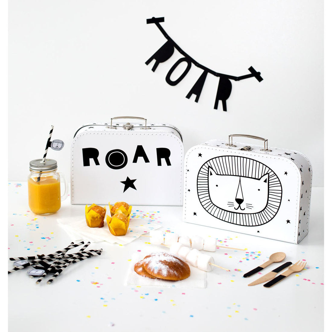 a-little-lovely-company-suitcase-lion- (3)