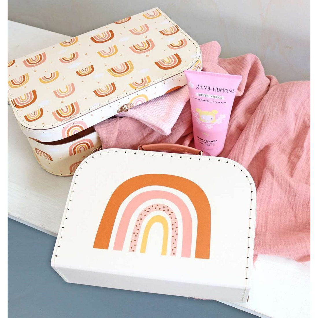a-little-lovely-company-suitcase-set-rainbows- (7)