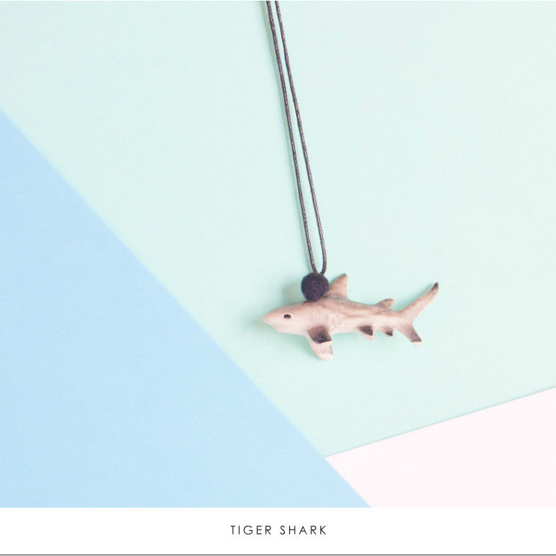 a-mini-penny-tiger-shark-necklace- (2)