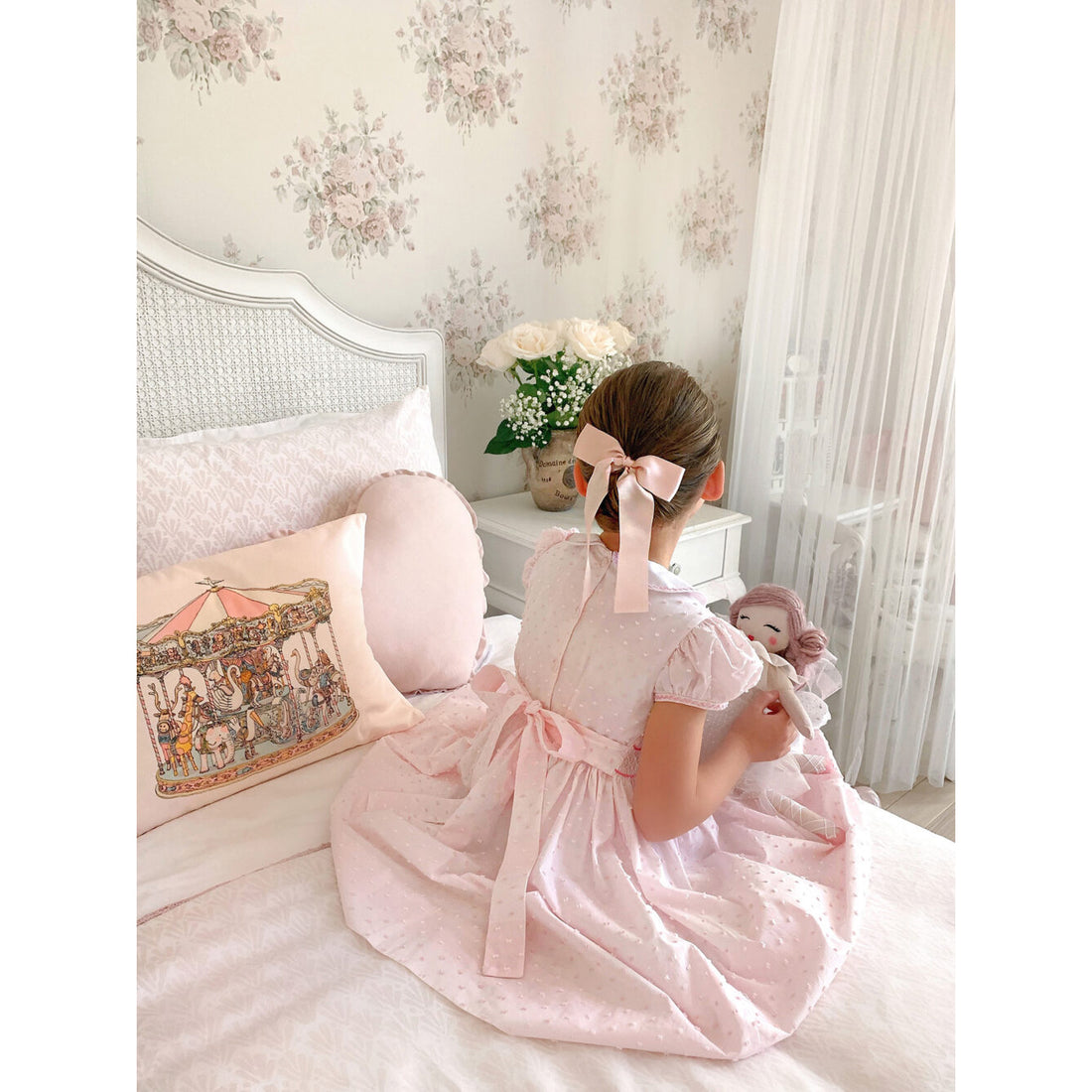 atelier-choux-satin-cushion-carousel-atel-1301248- (4)