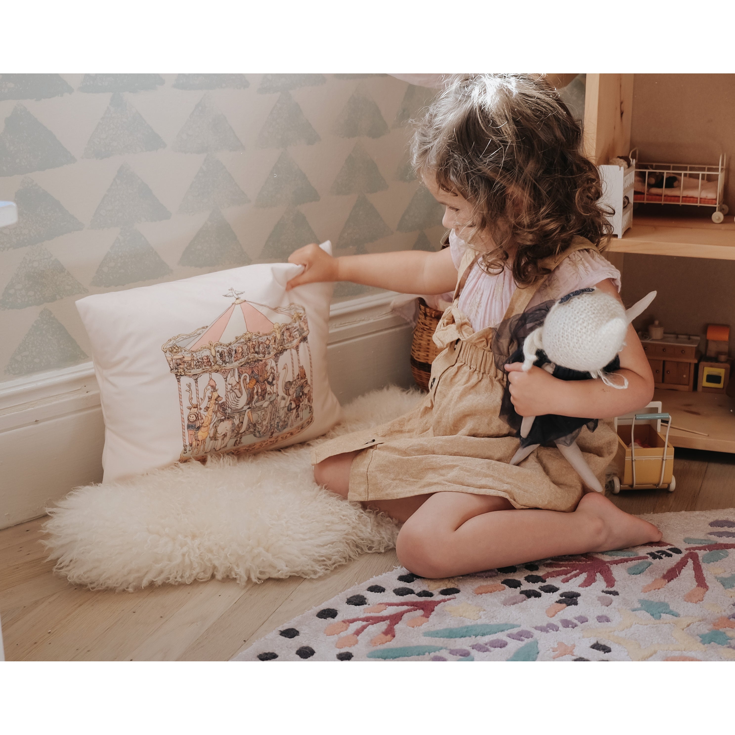 atelier-choux-velour-cushion-carousel- (4)