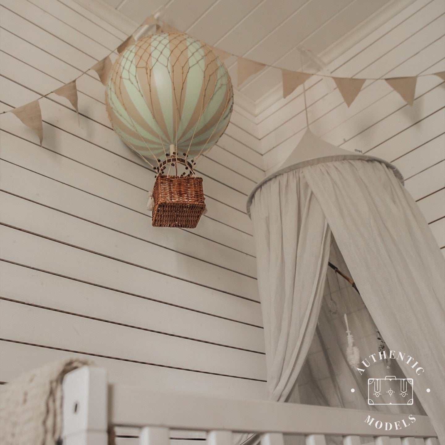 authentic-models-royal-aero-mint-hot-air-balloon-hanging-decor-56cm-aumd-ap163m- (7)