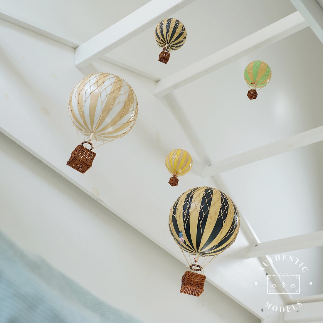authentic-models-royal-aero-mint-hot-air-balloon-hanging-decor-56cm-aumd-ap163m- (8)