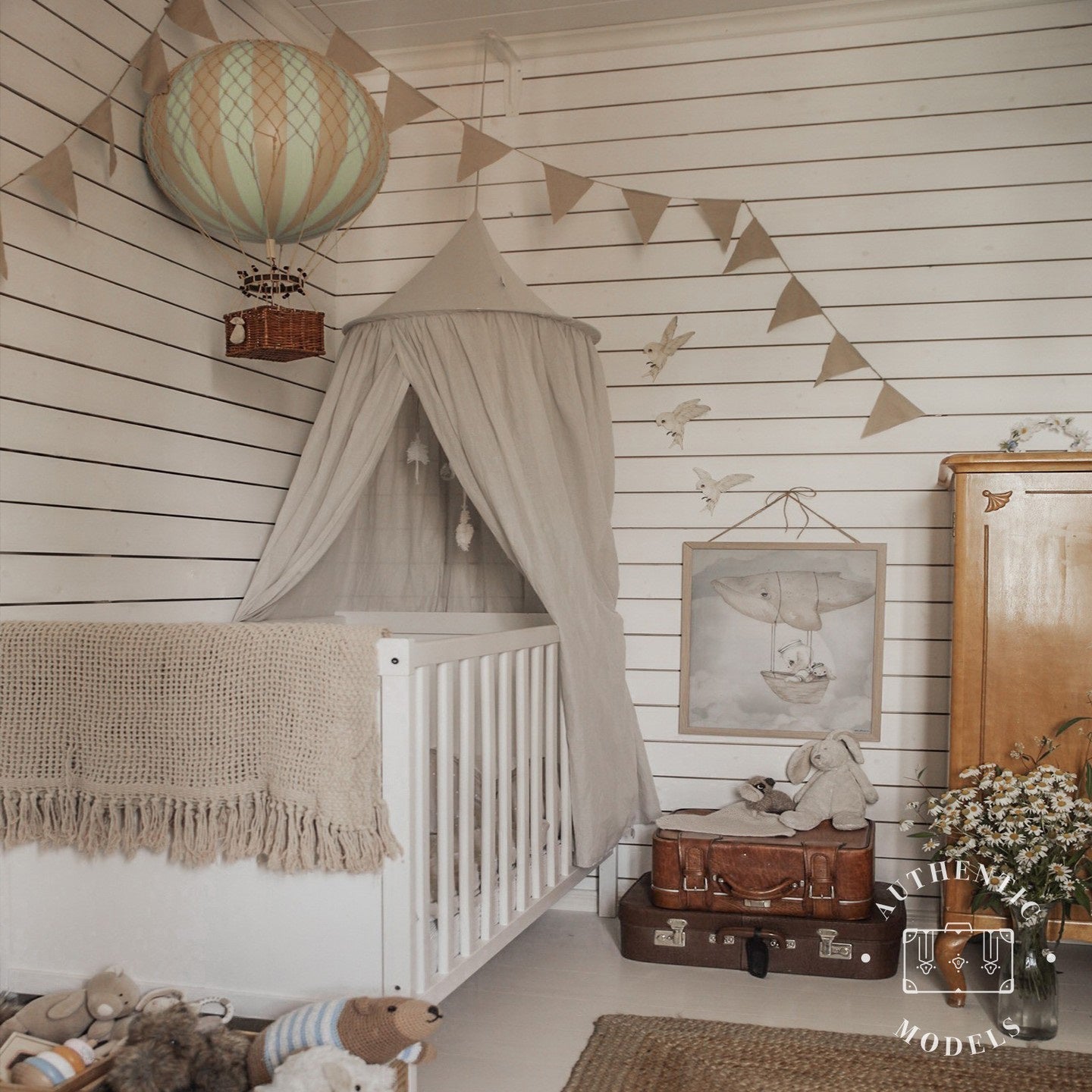 authentic-models-royal-aero-mint-hot-air-balloon-hanging-decor-56cm-aumd-ap163m- (6)