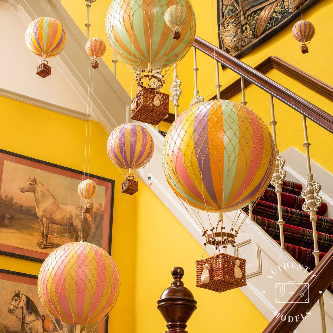 authentic-models-travels-light-lavender-hot-air-balloon-hanging-decor-30cm-aumd-ap161l- (12)