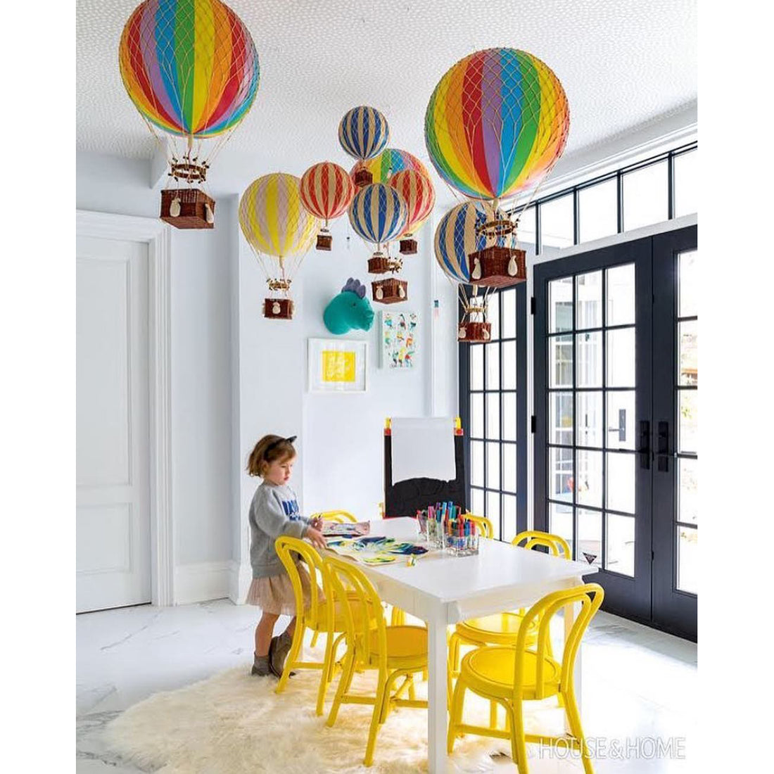 authentic-models-travels-light-red-double-hot-air-balloon-hanging-decor-30cm-aumd-ap161dr- (9)