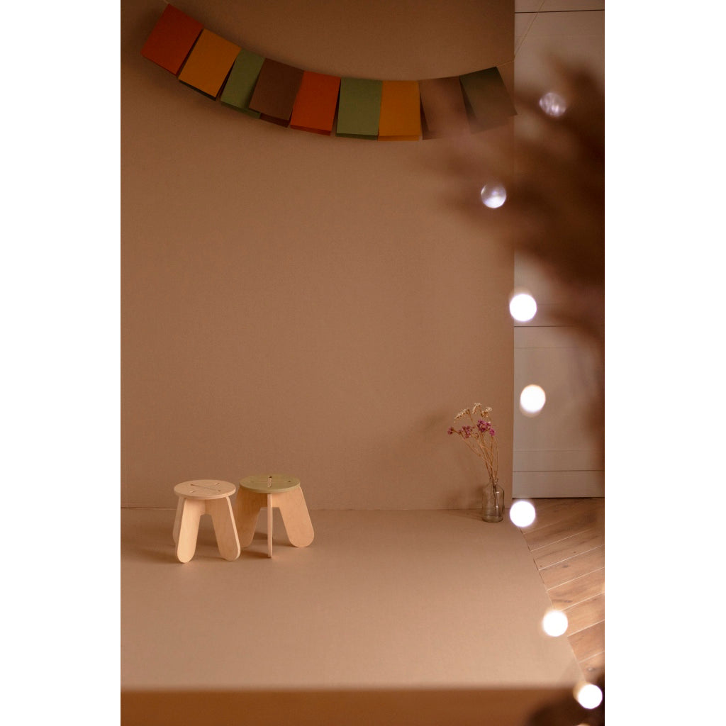 babai-wooden-children-stool-x-khaki- (3)