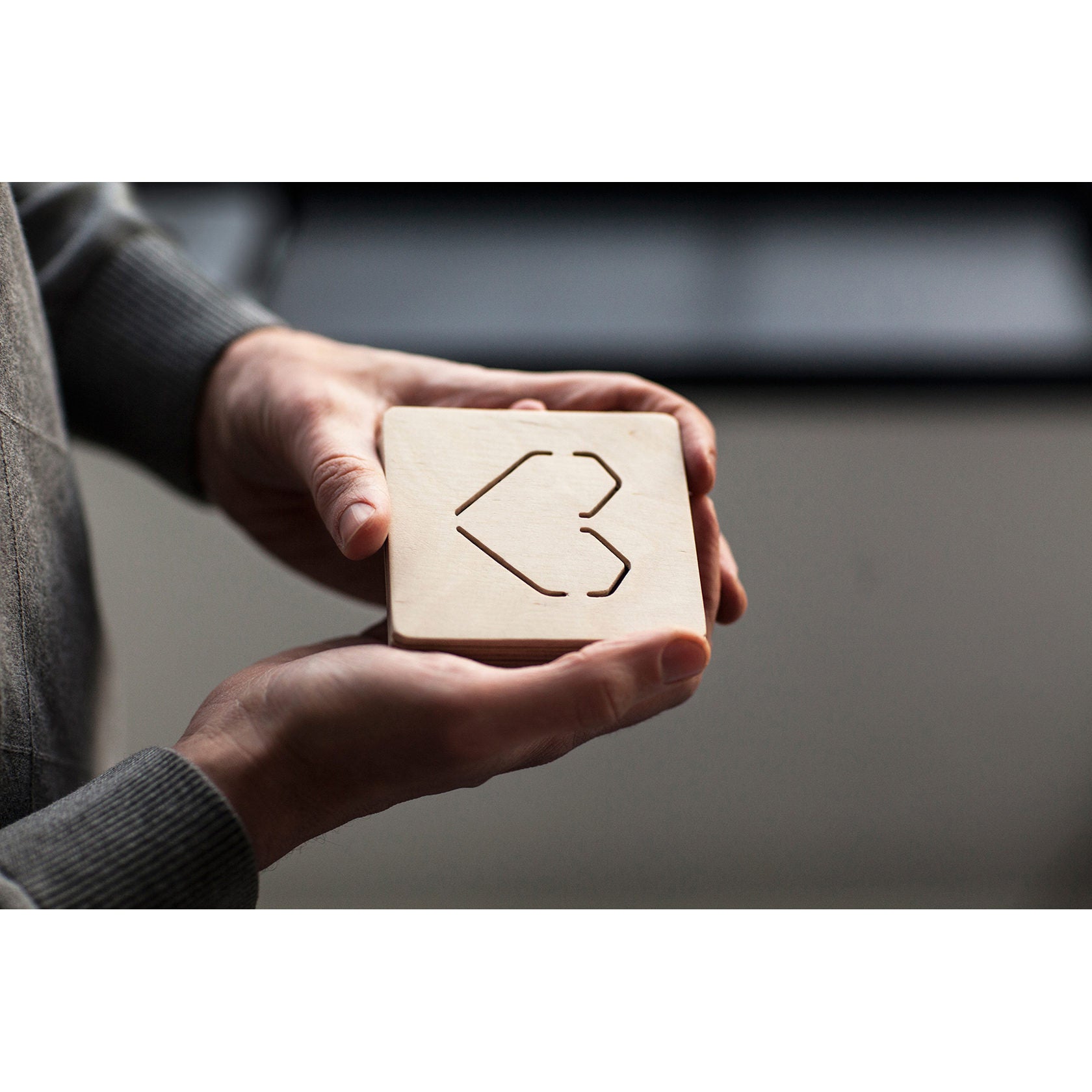 babai-wooden-classic-board-game-tic-tac-toe-love-is- (5)