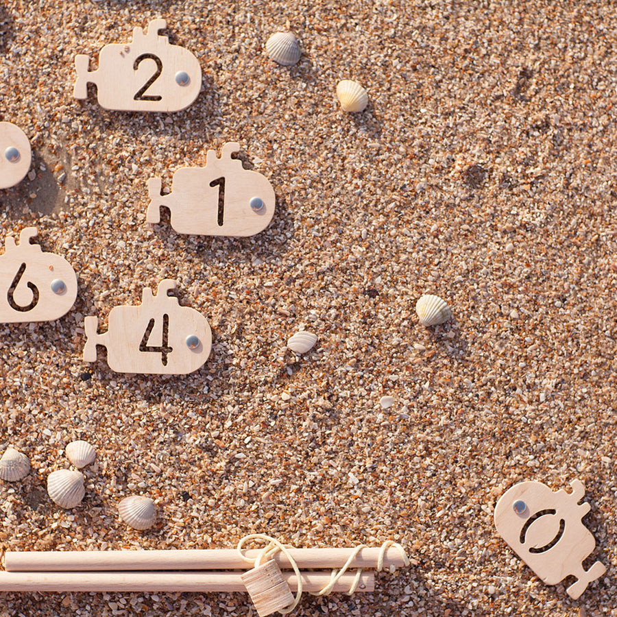 babai-wooden-fishing-game-set-on-magnets-for-learning-of-numbers-brave-submarines- (2)