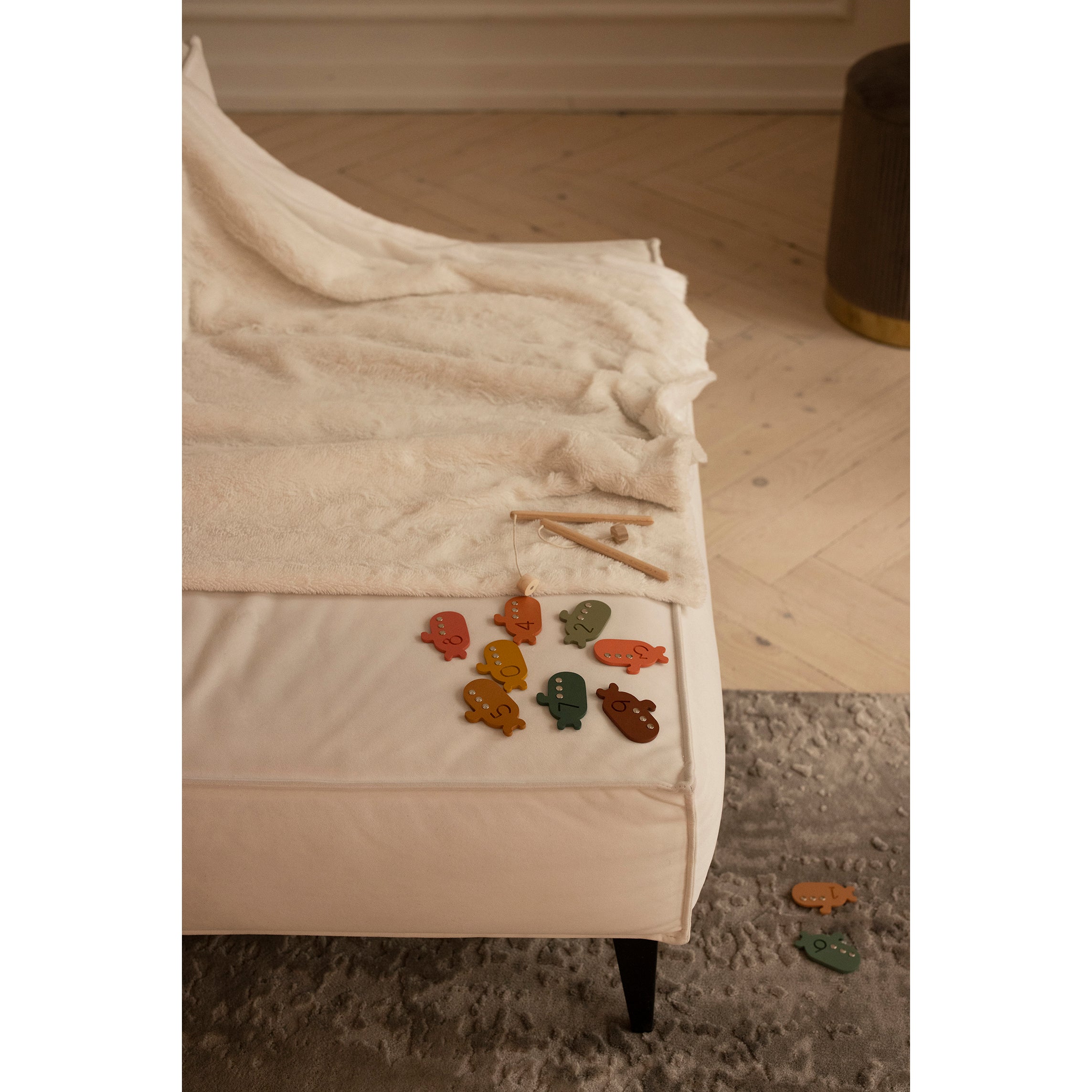 babai-wooden-fishing-game-set-on-the-magnets-brave-numbers-&-colors-bbai-num-fishes-cols- (3)