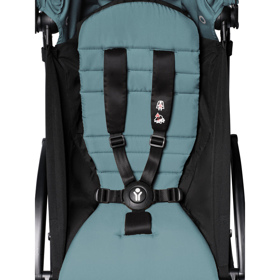 babyzen-yoyo²-bassinet-6+-baby-stroller-complete-set-black-frame-with-aqua-bassinet-&-6+-color-pack- (9)