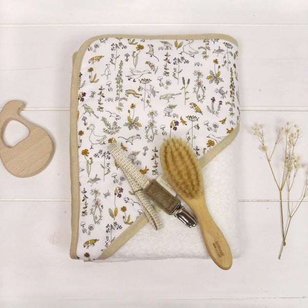 barnabe-aime-le-café-bath-towel-camille-barn-cabain-camille- (2)