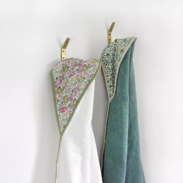barnabe-aime-le-cafe-bath-towel-rosalie-79x79cm-barn-cabain-rosalie