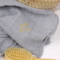 barnabe-aime-le-café-muslins-petit-caillou-barn-lanlav-petit-caillou- (1)