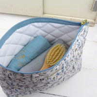 barnabe-aime-le-café-muslins-petit-caillou-barn-lanlav-petit-caillou- (9)