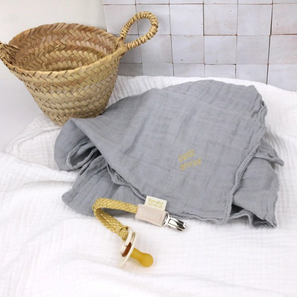 barnabe-aime-le-café-muslins-petit-caillou-barn-lanlav-petit-caillou- (3)