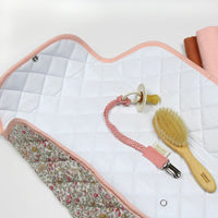 barnabe-aime-le-café-pacifier-holder-chamallow- (2)