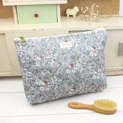 barnabe-aime-le-café-toilet-bag-katie barn-toil-katie- (1)