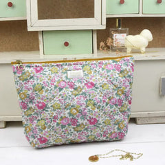 barnabe-aime-le-cafe-toilet-bag-rosalie-barn-toil-rosalie