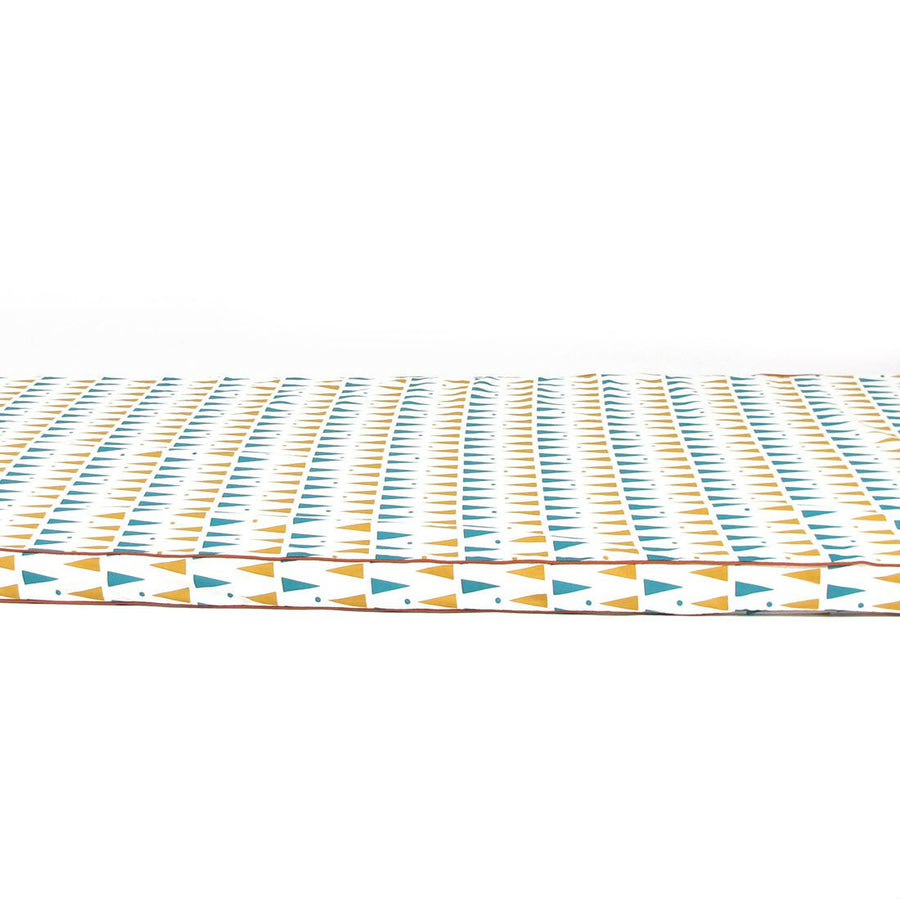 nobodinoz-mattress-blue-honey-triangles-03